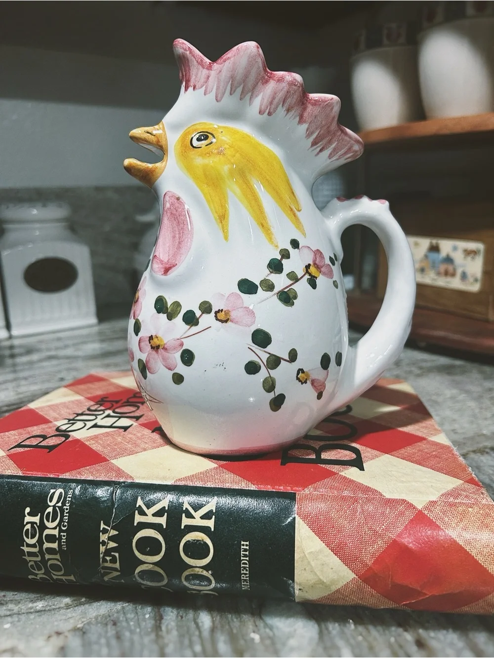 Hand painted Italian majolica pottery, rooster shaped ceramic pitcher